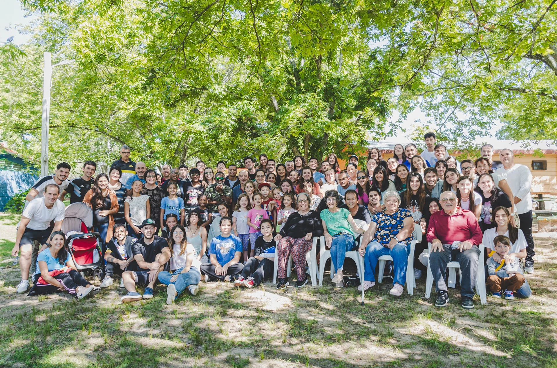 Imagen de toda la Iglesia en el retiro del campamento Villa Bautista, 2025